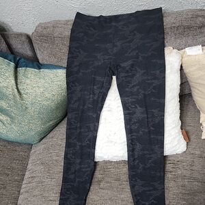 Vuori Camouflage Leggings Blue/Gray Womens Large